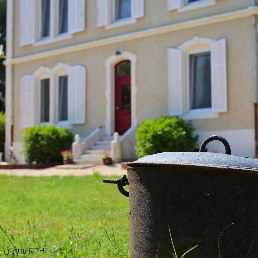 Maebrilu Camargue Provence Bed & Breakfast Salin-de-Giraud Exterior foto